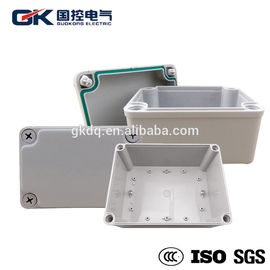 Chine Le terminal industriel de boîte de jonction d'ABS/ABS imperméables en plastique extérieurs enferment dans une boîte la petite échelle fournisseur